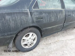 1997 Toyota Camry LE z VIN 4T1BG22K8VU004288, wystawiony jako IAAI lot #42358520 z przebiegiem 273 047 mil mil oraz . Historia ofert i sprzedaży dostępna na DreamBid. Obrazek 12.