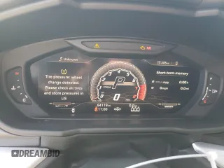 2019 Lamborghini Urus z VIN ZPBUA1ZL4KLA01017, wystawiony jako Copart lot #45752215 z przebiegiem 64 119 mil mil oraz Tytuł czysty. Historia ofert i sprzedaży dostępna na DreamBid. Obrazek 9.