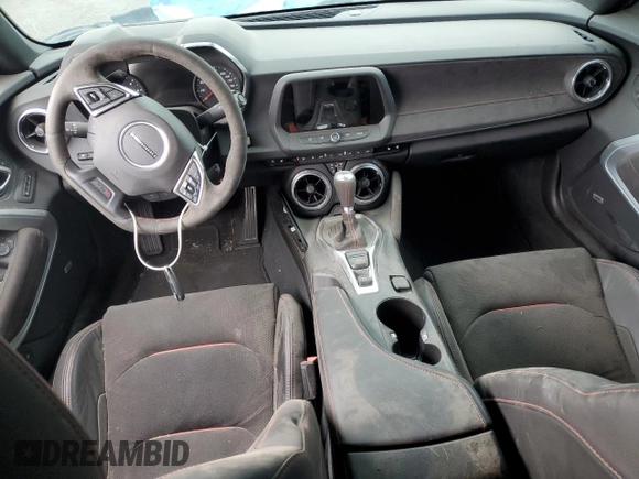2023 Chevrolet Camaro ZL1 z VIN 1G1FK1R67P0156959, wystawiony jako Copart lot #83557944 z przebiegiem 15 203 mil mil oraz Szkody całkowita. Historia ofert i sprzedaży dostępna na DreamBid. Obrazek 8.