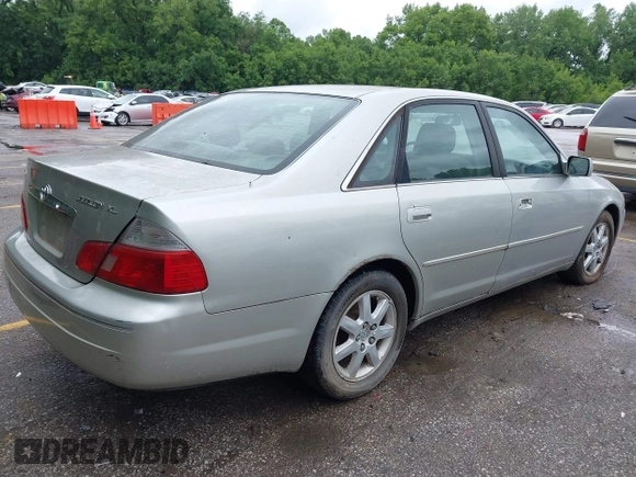 2003 Toyota Avalon XL z VIN 4T1BF28B13U293991, wystawiony jako IAAI lot #42358965 z przebiegiem 142 424 mil mil oraz . Historia ofert i sprzedaży dostępna na DreamBid. Obrazek 4.