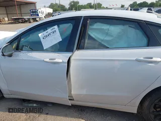 2020 Ford Fusion SE with VIN 3FA6P0HD5LR148104, listed as a IAAI auction lot 42049789 with 88,885 mi miles and . Bid and sale history available at DreamBid. Image 14.