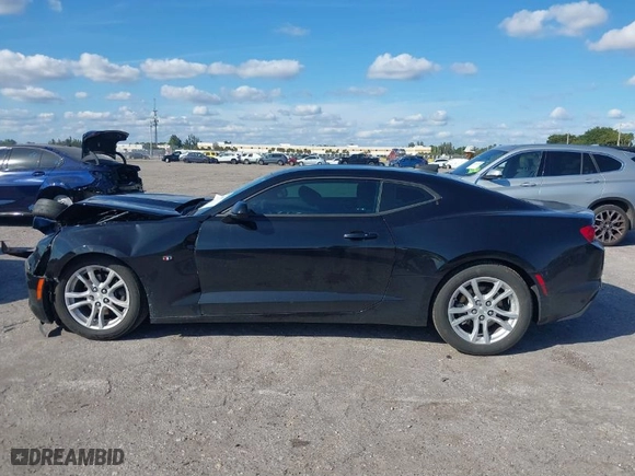 2020 Chevrolet Camaro 1LT with VIN 1G1FB1RX1L0133714, listed as a IAAI auction lot 41514922 with NaN miles. Bid and sale history available at carsss.com. Image 14.