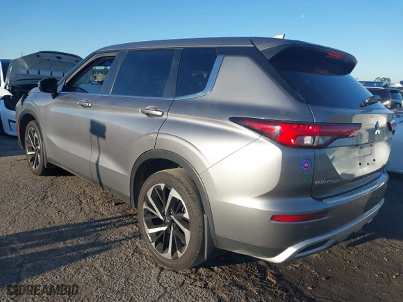 2023 Mitsubishi Outlander SE with VIN JA4J3UA87PZ050286, listed as a IAAI auction lot 41826983 with 60,728 mi miles. Bid and sale history available at carsss.com. Image 3.