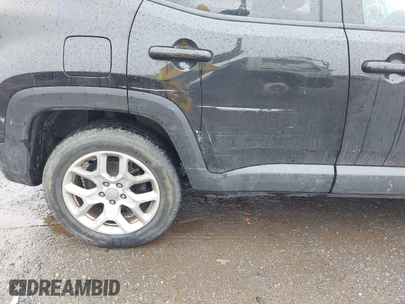 2017 Jeep Renegade Latitude z VIN ZACCJBBB8HPF51772, wystawiony jako IAAI lot #42181722 z przebiegiem 63 950 mil mil oraz . Historia ofert i sprzedaży dostępna na DreamBid. Obrazek 6.