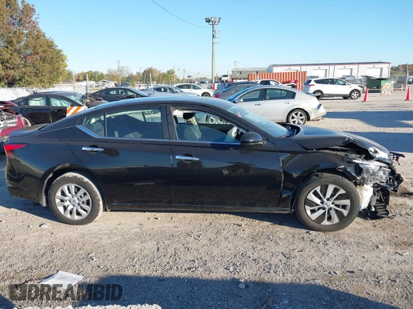 2019 Nissan Altima 2.5 S with VIN 1N4BL4BW5KC144319, listed as a IAAI auction lot 40689180 with 84,199 mi miles. Bid and sale history available at carsss.com. Image 13.
