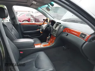 2005 Lexus LS 430 z VIN JTHBN36F455014208, wystawiony jako IAAI lot #42327542 z przebiegiem 125 467 mil mil oraz . Historia ofert i sprzedaży dostępna na DreamBid. Obrazek 5.
