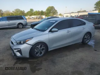 2021 Kia Forte FE z VIN 3KPF24AD6ME319199, wystawiony jako Copart lot #52369155 z przebiegiem 104 348 mil mil oraz Szkoda całkowita • Salvage title. Historia ofert i sprzedaży dostępna na DreamBid. Obrazek 1.