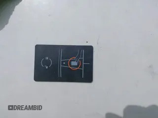 2022 Tesla Model Y Performance z VIN 7SAYGDEF5NF546680, wystawiony jako IAAI lot #42229359 z przebiegiem 55 597 mil mil oraz . Historia ofert i sprzedaży dostępna na DreamBid. Obrazek 11.