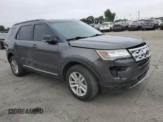 2019 Ford Explorer XLT z VIN 1FM5K8D84KGA87650, wystawiony jako Copart lot #64618715 z przebiegiem 49 213 mil mil oraz Czysty tytuł • Clean title. Historia ofert i sprzedaży dostępna na DreamBid. Obrazek 4.