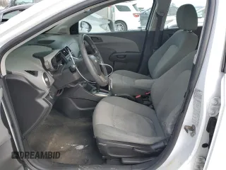 2016 Chevrolet Sonic LS z VIN 1G1JA6SH6G4105225, wystawiony jako Copart lot #89131055 z przebiegiem 112 365 mil mil oraz Szkoda całkowita • Salvage title. Historia ofert i sprzedaży dostępna na DreamBid. Obrazek 7.