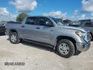 2018 Toyota Tundra SR5 z VIN 5TFEY5F12JX239294, wystawiony jako IAAI lot #42260725 z przebiegiem 199 941 mil mil oraz . Historia ofert i sprzedaży dostępna na DreamBid. Obrazek 1.