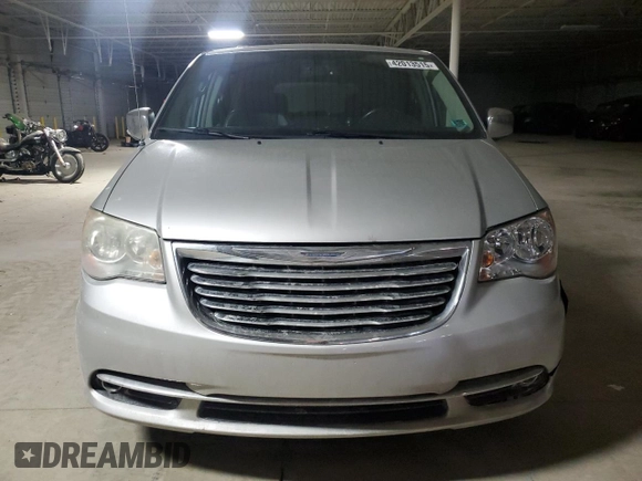 2011 Chrysler Town & Country Touring L with VIN 2A4RR8DG8BR744662, listed as a Copart auction lot 42013515 with 139,393 mi miles and Clean Title. Bid and sale history available at DreamBid. Image 5.