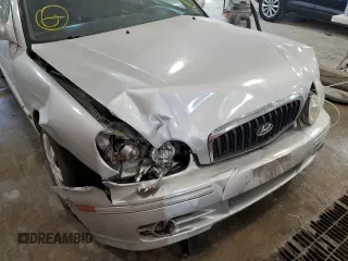 2005 Hyundai Sonata GL with VIN KMHWF25H05A169449, listed as a Copart auction lot 40015383 with 171,927 mi miles and Non Repairable. Bid and sale history available at carsss.com. Image 9.