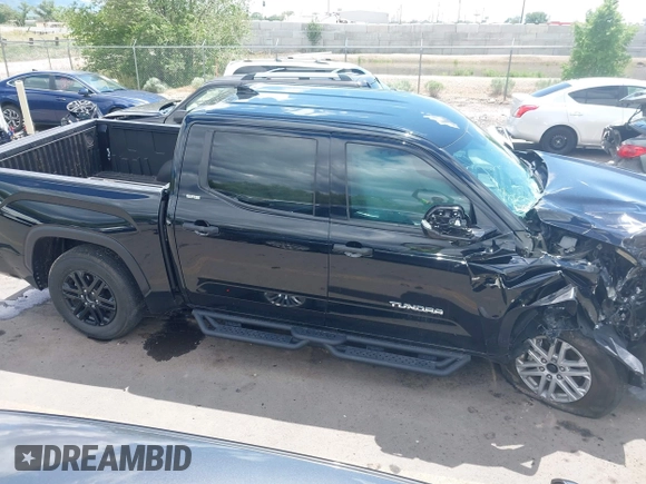 2023 Toyota Tundra SR5 с VIN 5TFLA5DB3PX108794, выставлен на аукционе IAAI как лот 42261726 с пробегом 15 141 миль миль и . История ставок и продаж доступна на DreamBid. Изображение 13.