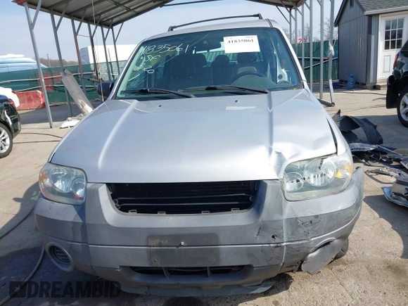 2005 Ford Escape XLS Value with VIN 1FMCU02Z15KA21718, listed as a IAAI auction lot 41835061 with 1 mi miles. Bid and sale history available at carsss.com. Image 13.