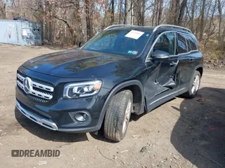 2020 Mercedes-Benz GLB 250 z VIN WDC4M4HB7LW007333, wystawiony jako IAAI lot #41790883 z przebiegiem 53 605 mil mil oraz . Historia ofert i sprzedaży dostępna na DreamBid. Obrazek 6.
