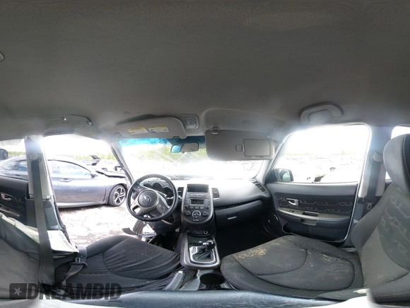 2013 Kia Soul + z VIN KNDJT2A63D7754484, wystawiony jako IAAI lot #42011255 z przebiegiem 219 117 mil mil oraz . Historia ofert i sprzedaży dostępna na DreamBid. Obrazek 24.