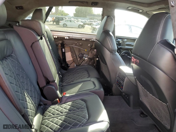 2022 Audi SQ8 Premium Plus with VIN WA1AWBF15ND011035, listed as a Copart auction lot 86016244 with 23629 miles and Salvage Title. Bid and sale history available at carsss.com. Image 11.