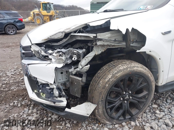 2019 Mitsubishi Outlander ES z VIN JA4AR3AU8KU028227, wystawiony jako IAAI lot #41901320 z przebiegiem 137 337 mil mil oraz . Historia ofert i sprzedaży dostępna na DreamBid. Obrazek 6.