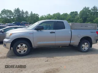 2008 Toyota Tundra z VIN 5TBBV54168S523406, wystawiony jako IAAI lot #42445574 z przebiegiem 117 947 mil mil oraz . Historia ofert i sprzedaży dostępna na DreamBid. Obrazek 14.