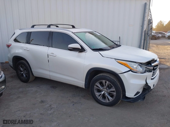 2014 Toyota Highlander XLE with VIN 5TDKKRFH9ES034849, listed as a IAAI auction lot 41792720 with 171,521 mi miles. Bid and sale history available at carsss.com. Image 13.