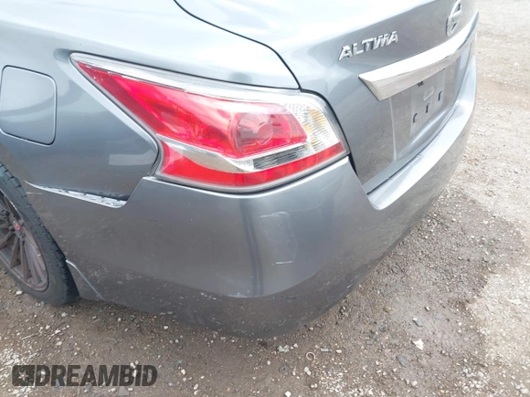 2015 Nissan Altima 2.5 SV with VIN 1N4AL3AP1FC476683, listed as a IAAI auction lot 42147221 with 212,559 mi miles. Bid and sale history available at carsss.com. Image 6.