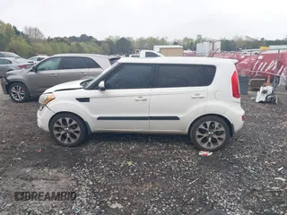 2013 Kia Soul ! with VIN KNDJT2A64D7570378, listed as a IAAI auction lot 41955532 with 214,564 mi miles. Bid and sale history available at carsss.com. Image 14.