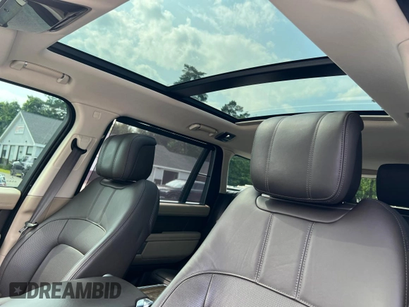 2018 Land Rover Range Rover z VIN SALGS5RE9JA394381, wystawiony jako Copart lot #60938815 z przebiegiem 104 207 mil mil oraz Czysty tytuł • Clean title. Historia ofert i sprzedaży dostępna na DreamBid. Obrazek 9.