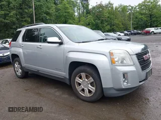 2015 GMC Terrain SLE z VIN 2GKFLWE39F6429634, wystawiony jako IAAI lot #42521479 z przebiegiem 205 763 mil mil oraz . Historia ofert i sprzedaży dostępna na DreamBid. Obrazek 1.