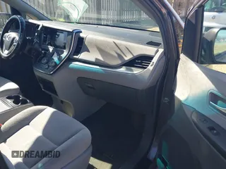 2016 Toyota Sienna LE AAS with VIN 5TDKK3DC3GS765784, listed as a IAAI auction lot 41759100 with 119,218 mi miles. Bid and sale history available at carsss.com. Image 5.