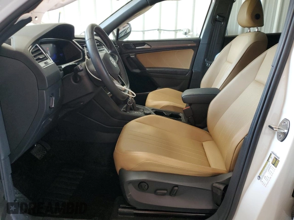 2022 Volkswagen Tiguan SE z VIN 3VV2B7AX9NM106198, wystawiony jako Copart lot #59867485 z przebiegiem 23 940 mil mil oraz Szkoda całkowita • Salvage title. Historia ofert i sprzedaży dostępna na DreamBid. Obrazek 7.