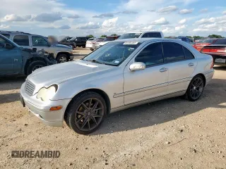 2001 Mercedes-Benz C 320 z VIN WDBRF64J01F043584, wystawiony jako Copart lot #62385365 z przebiegiem Nie podano mil oraz Szkoda całkowita • Salvage title. Historia ofert i sprzedaży dostępna na DreamBid. Obrazek 1.