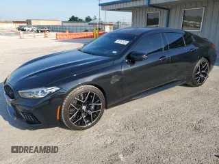 2022 BMW M8 Competition z VIN WBSGV0C08NCH18537, wystawiony jako Copart lot #50767325 z przebiegiem 46 180 mil mil oraz Tytuł czysty. Historia ofert i sprzedaży dostępna na DreamBid. Obrazek 1.
