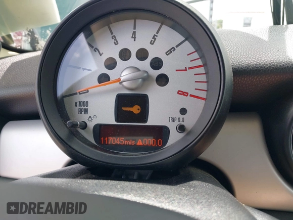 2012 MINI Hardtop with VIN WMWSU3C51CT260588, listed as a IAAI auction lot 42482647 with 117,045 mi miles and . Bid and sale history available at DreamBid. Image 7.