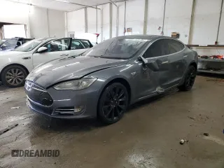 2013 Tesla Model S with VIN 5YJSA1DN0DFP26935, listed as a Copart auction lot 45081995 with 120,048 mi miles and Salvage title. Bid and sale history available at DreamBid. Image 1.
