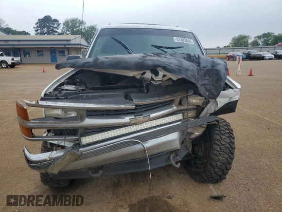 1998 Chevrolet Tahoe z VIN 3GNEK18R0WG147603, wystawiony jako Copart lot #51483845 z przebiegiem 187 582 mil mil oraz Szkoda całkowita • Salvage title. Historia ofert i sprzedaży dostępna na DreamBid. Obrazek 5.