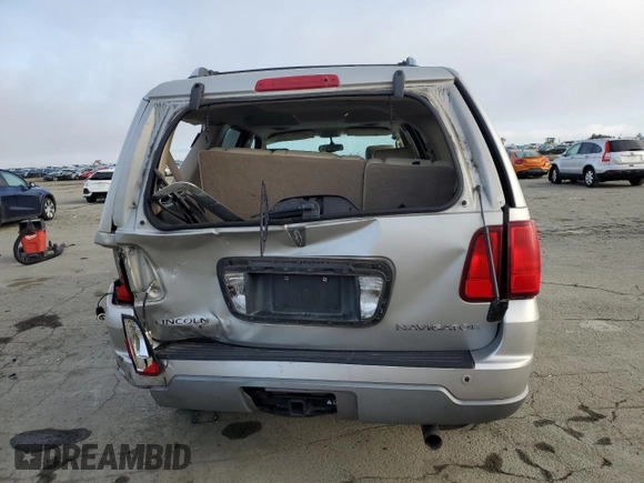 2003 Lincoln Navigator Luxury with VIN 5LMFU28R03LJ41143, listed as a Copart auction lot 49954945 with 79,339 mi miles and Salvage title. Bid and sale history available at DreamBid. Image 6.