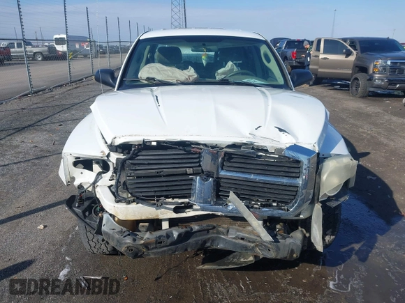 2005 Dodge Dakota SLT with VIN 1D7HW48N85S226460, listed as a IAAI auction lot 41568128 with 213,159 mi miles and . Bid and sale history available at carsss.com. Image 12.