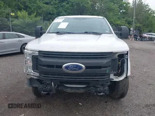 2017 Ford F-250 XL с VIN 1FTBF2A64HED39204, выставлен на аукционе IAAI как лот 42372160 с пробегом 83 748 миль миль и . История ставок и продаж доступна на DreamBid. Изображение 13.