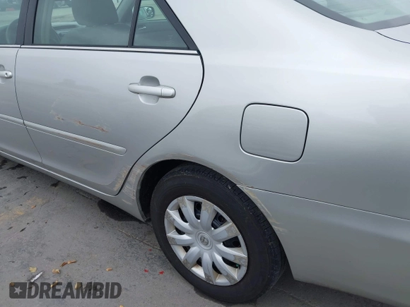2006 Toyota Camry STD z VIN 4T1BE32K26U123354, wystawiony jako IAAI lot #42436572 z przebiegiem 216 876 mil mil oraz . Historia ofert i sprzedaży dostępna na DreamBid. Obrazek 6.