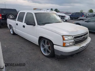 2007 Chevrolet Silverado 1500 LS with VIN 2GCEC13V371152170, listed as a IAAI auction lot 42143416 with 212,459 mi miles and . Bid and sale history available at DreamBid. Image 1.