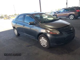 2008 Toyota Yaris z VIN JTDBT923584040526, wystawiony jako IAAI lot #42189778 z przebiegiem 147 567 mil mil oraz . Historia ofert i sprzedaży dostępna na DreamBid. Obrazek 1.