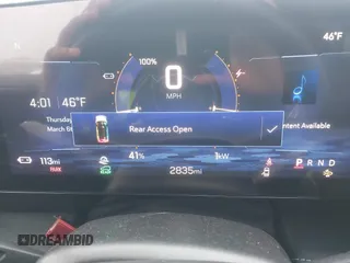 2024 Chevrolet Blazer EV eAWD LT z VIN 3GNKDBRJ0RS218750, wystawiony jako IAAI lot #41735858 z przebiegiem 2835 mil mil oraz . Historia ofert i sprzedaży dostępna na DreamBid. Obrazek 7.