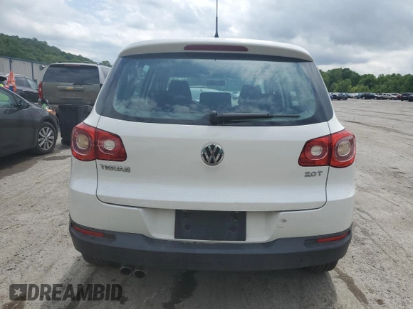 2011 Volkswagen Tiguan S z VIN WVGAV7AX0BW528675, wystawiony jako Copart lot #57862685 z przebiegiem 135 991 mil mil oraz Czysty tytuł • Clean title. Historia ofert i sprzedaży dostępna na DreamBid. Obrazek 6.