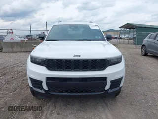 2024 Jeep Grand Cherokee Altitude z VIN 1C4RJKAG7R8607555, wystawiony jako IAAI lot #42162453 z przebiegiem 14 802 mil mil oraz . Historia ofert i sprzedaży dostępna na DreamBid. Obrazek 13.
