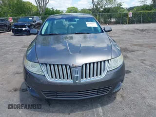 2011 Lincoln MKS z VIN 1LNHL9DR7BG611611, wystawiony jako IAAI lot #42281272 z przebiegiem 160 054 mil mil oraz . Historia ofert i sprzedaży dostępna na DreamBid. Obrazek 6.