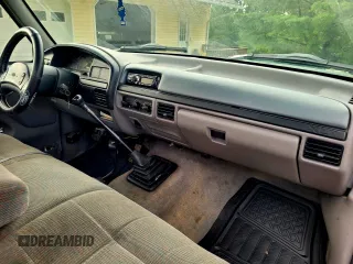 1997 Ford F-250 z VIN 3FTHF26F2VMA27004, wystawiony jako Copart lot #43172115 z przebiegiem 237 194 mil mil oraz Czysty tytuł • Clean title. Historia ofert i sprzedaży dostępna na DreamBid. Obrazek 9.