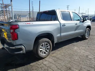 2024 Chevrolet Silverado 1500 LT with VIN 1GCPDKEK4RZ261794, listed as a IAAI auction lot 41996700 with 14,566 mi miles and . Bid and sale history available at DreamBid. Image 4.
