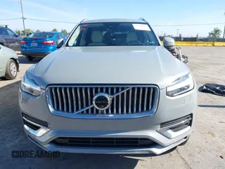 2024 Volvo XC90 Ultimate с VIN YV4H60LF1R1235240, выставлен на аукционе IAAI как лот 42260308 с пробегом 6 584 миль миль и . История ставок и продаж доступна на DreamBid. Изображение 13.