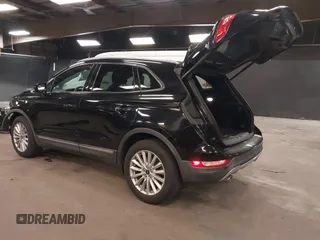 2019 Lincoln MKC Standard with VIN 5LMCJ1D95KUL17768, listed as a IAAI auction lot 42171032 with 24,578 mi miles. Bid and sale history available at carsss.com. Image 3.